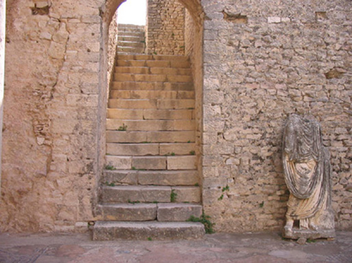 escalier Monuments de Dougga