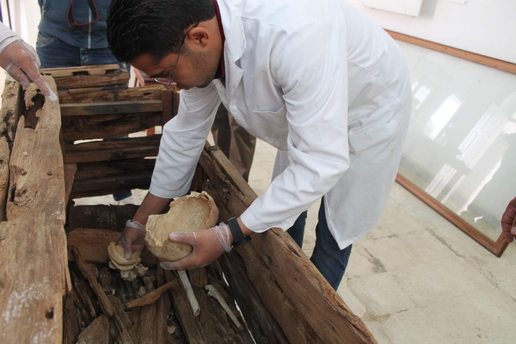 lab_kai1-1024x683 Restauration d'un sarcophage en bois pour le musée archéologique de Lamta