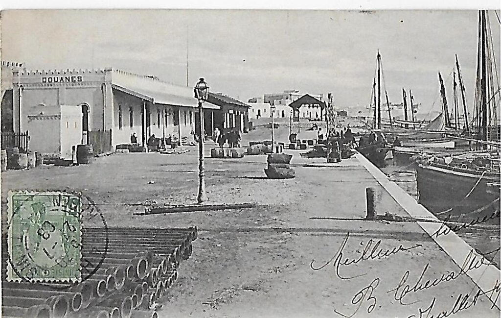 Carte postale de la douane et le port de Mahdia,1908.