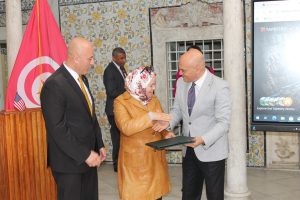 IMG_9692-300x200 Tapestry Experience استكمال مشروع المدرج الروماني بالجمّ